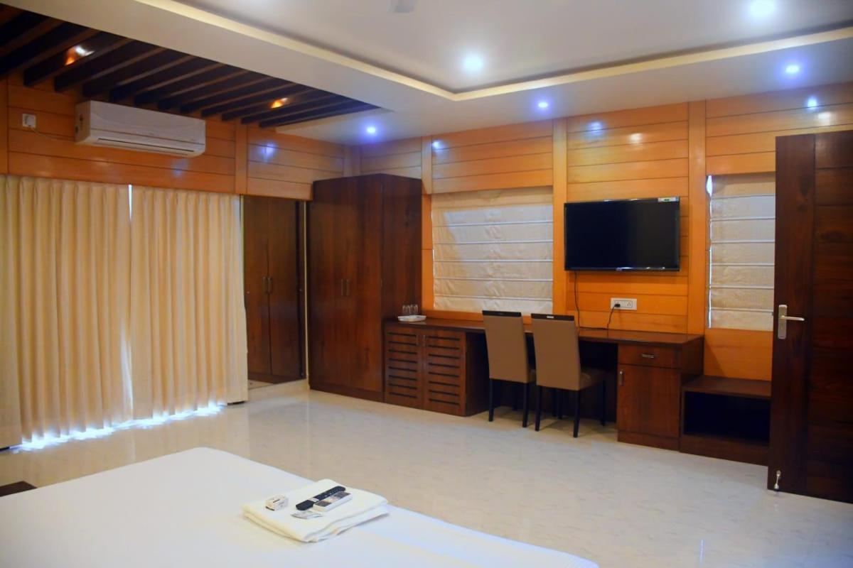 Prince Palace Jhargram Exterior photo